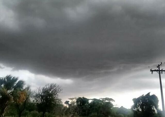 Imagem de compartilhamento para o artigo Alerta de tempestade: Coxim e Sonora enfrentam forte instabilidade com risco de temporais intensos da MS Todo dia